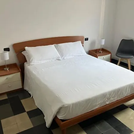 A 100 Passi Da Piazza Bra *