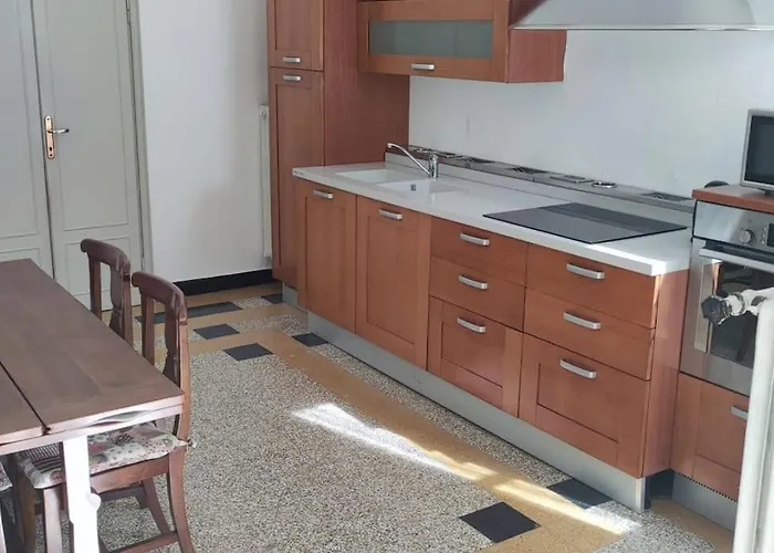 A 100 Passi Da Piazza Bra